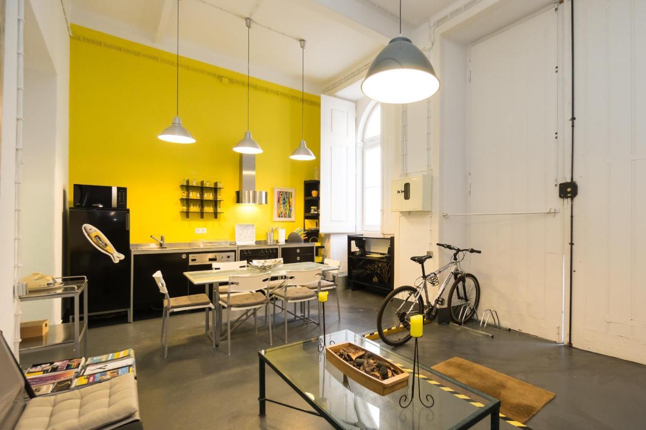 Large & Relaxing Loft In Alfama Apartment Lisbon Bagian luar foto