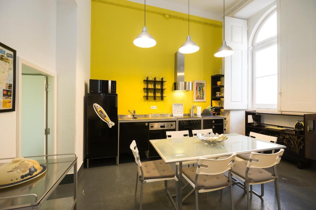 Large & Relaxing Loft In Alfama Apartment Lisbon Bagian luar foto