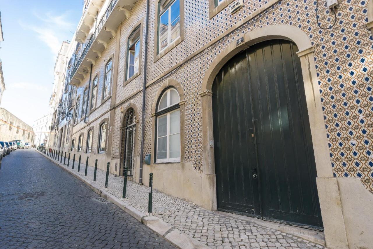 Large & Relaxing Loft In Alfama Apartment Lisbon Bagian luar foto