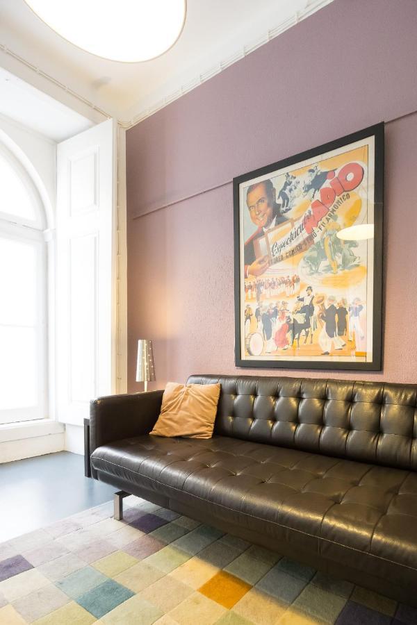 Large & Relaxing Loft In Alfama Apartment Lisbon Bagian luar foto